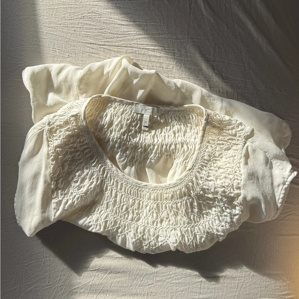 100% Silk Elegant Romantic Cream Blouse - Picture 4 of 9